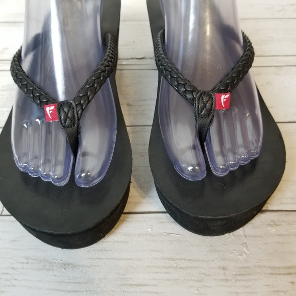 Flojos Hayley Black Woven Thong Wedge Heel Thong Sandal - Picture 3 of 11